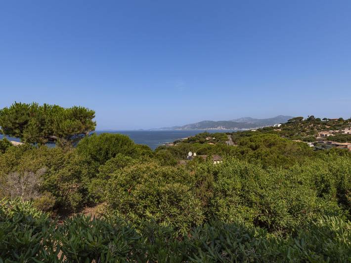 Location de vacances pour 4 personnes, avec terrasse ainsi que jardin et vue dans Porticcio - 2