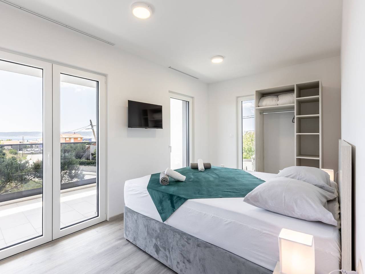 Villa Bonce - Five Bedroom Villa with Private Swimming Pool in Kastel Luksic, Kaštela
