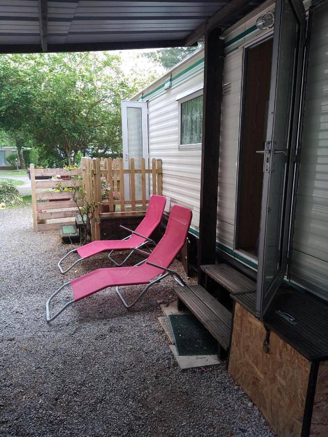 Camping pour 4 personnes, avec Terrasse