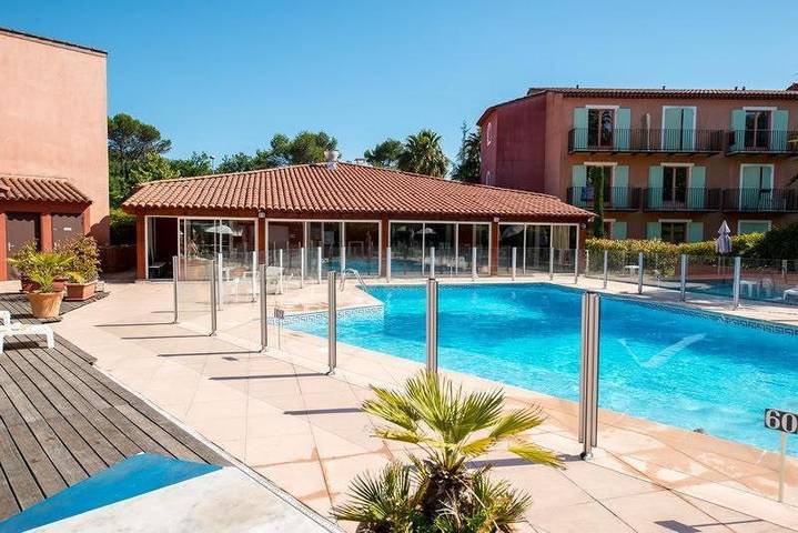 Appartement de vacances pour 6 personnes, avec piscine ainsi que balcon et jardin