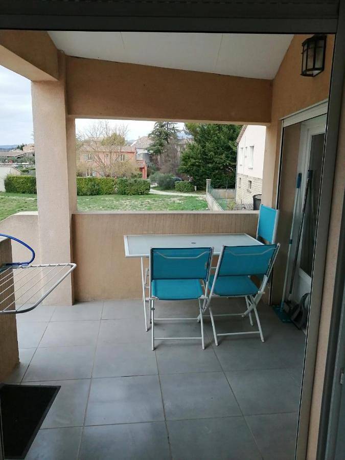 Gîte pour 3 personnes, avec terrasse à Blauvac