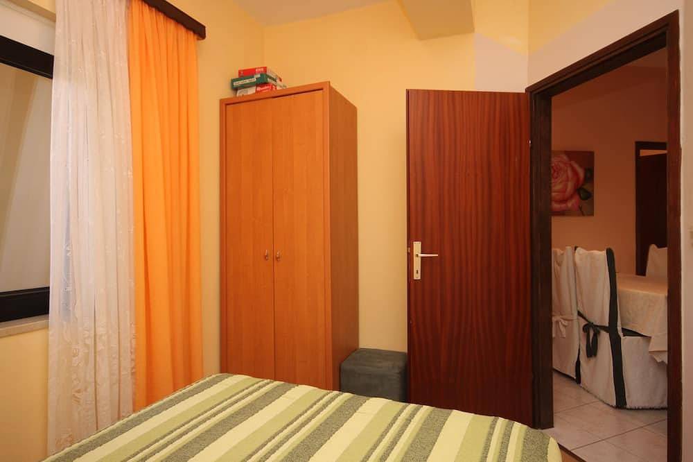 Ganze Wohnung, 2-Zimmer-Ferienwohnung mit Terrasse Pomer, Medulin in Pomer, Südküste Istrien