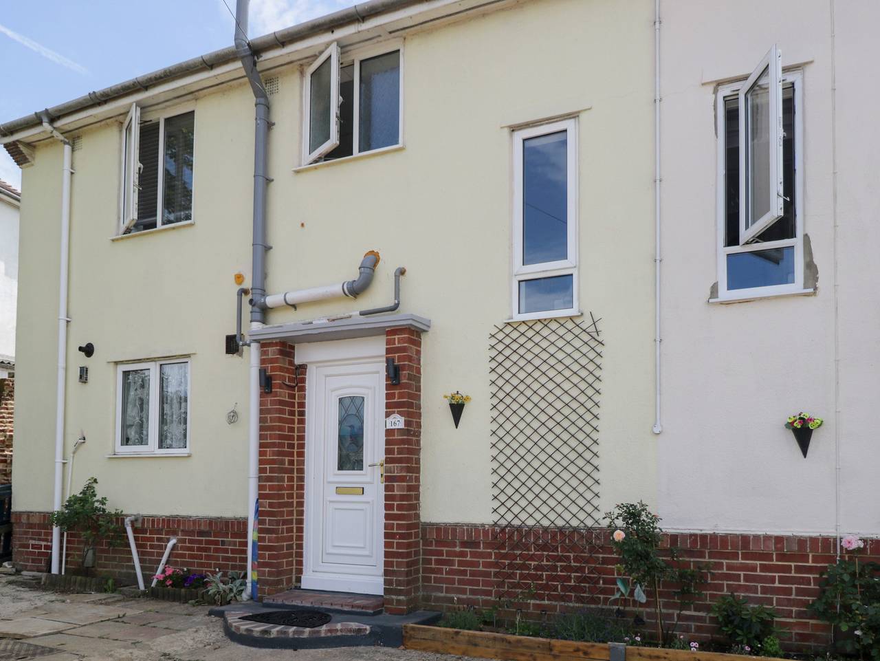 167 Leybourne Avenue in Bournemouth, South West England