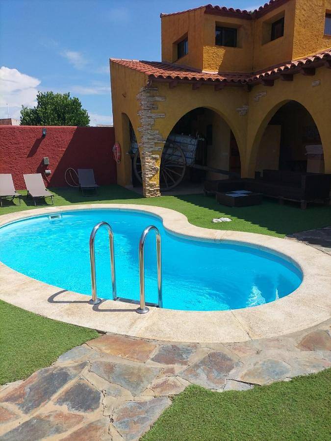 Casa rural para 8 personas, con Balcón y Terraza además de Jardín y Piscina en La Serena