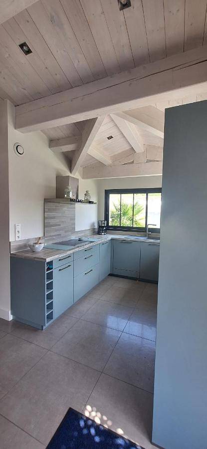 Location de vacances pour 8 personnes, avec jardin et vue dans Plage Du Gros Jonc Le Bois Plage En Re - 3