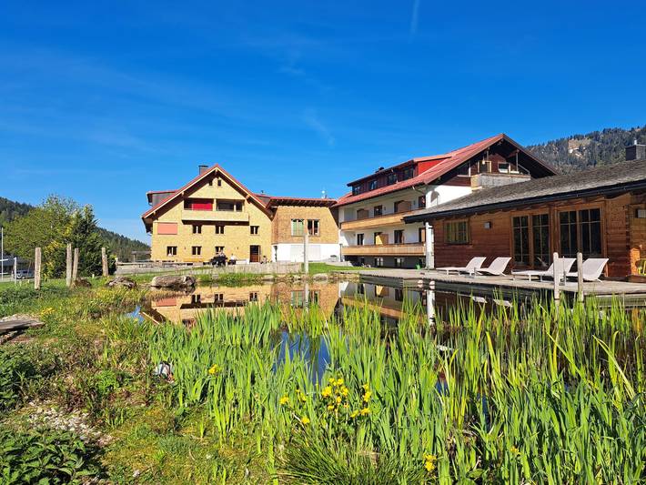 Ferienwohnung für 2 Personen, mit Balkon und Terrasse sowie Garten und Pool im Allgäu