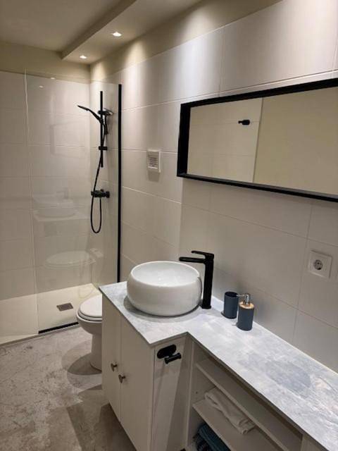 Apartamento de vacaciones para 2 personas, con vistas además de piscina y jardín - 1