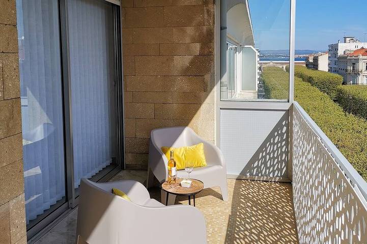 Gîte pour 6 personnes, avec balcon dans Theatre Moliere Scene Nationale