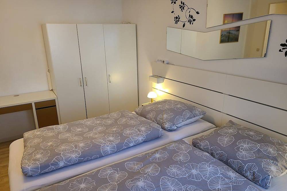 Entire apartment, Ideal for families: guest apartment in the south of Leipzig for up to 5 people in Neuseenland