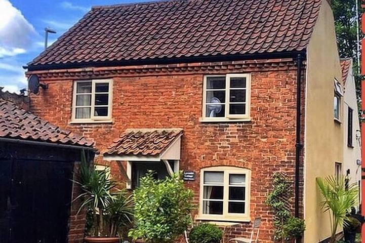 Cottage for 4 people, with sauna and pool as well as garden - 1