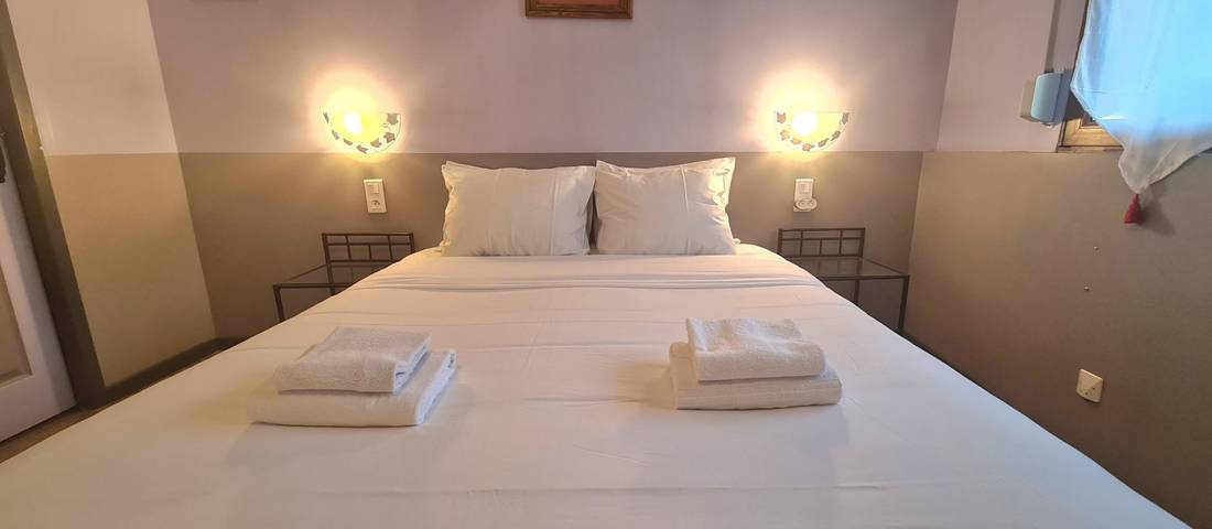 Chambre d’hôte pour 2 personnes, avec jardin et piscine, animaux acceptés