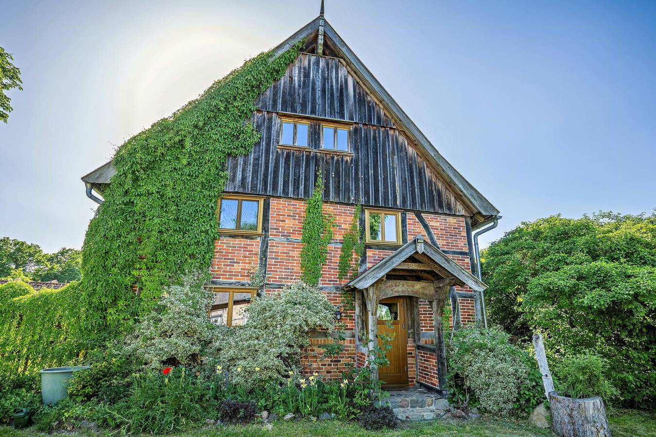 Ganze Wohnung, Ökologisches Bauernhaus mit Garten am Fluss in Zehrental, Altmark
