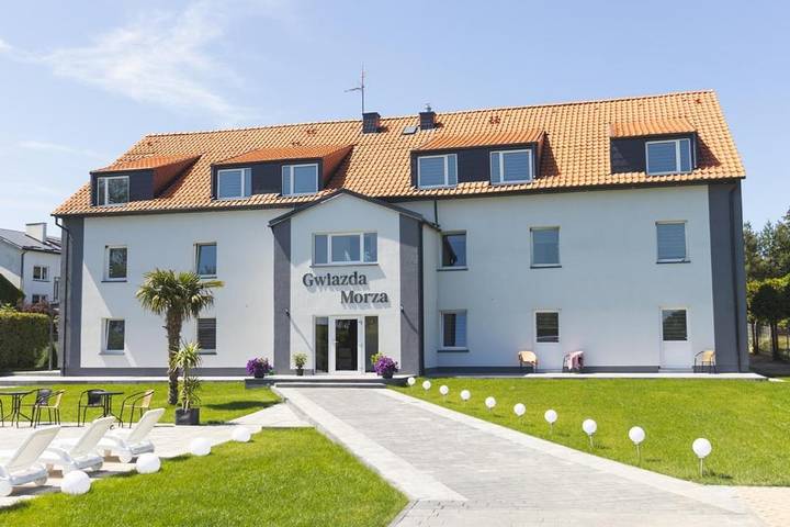 Hotel dla 2 osób, z jacuzzi i ogród oraz basen i taras w Sianożęty