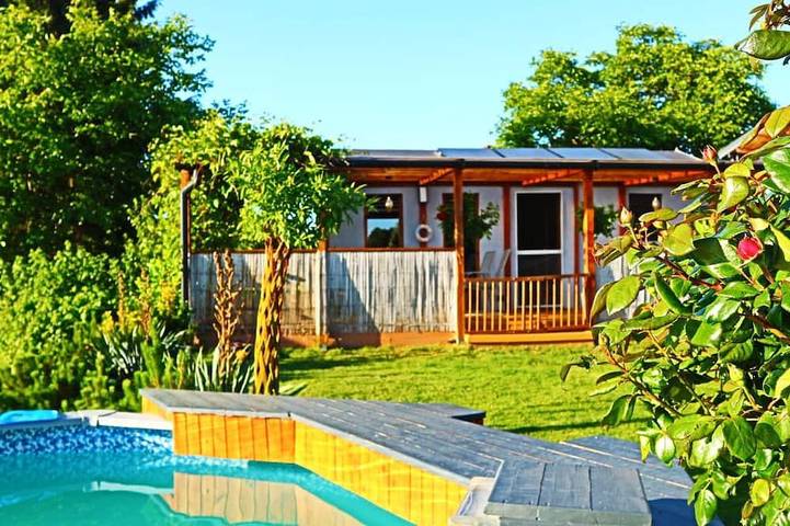 Ferienhaus für 4 Personen, mit Garten und Pool sowie Sauna