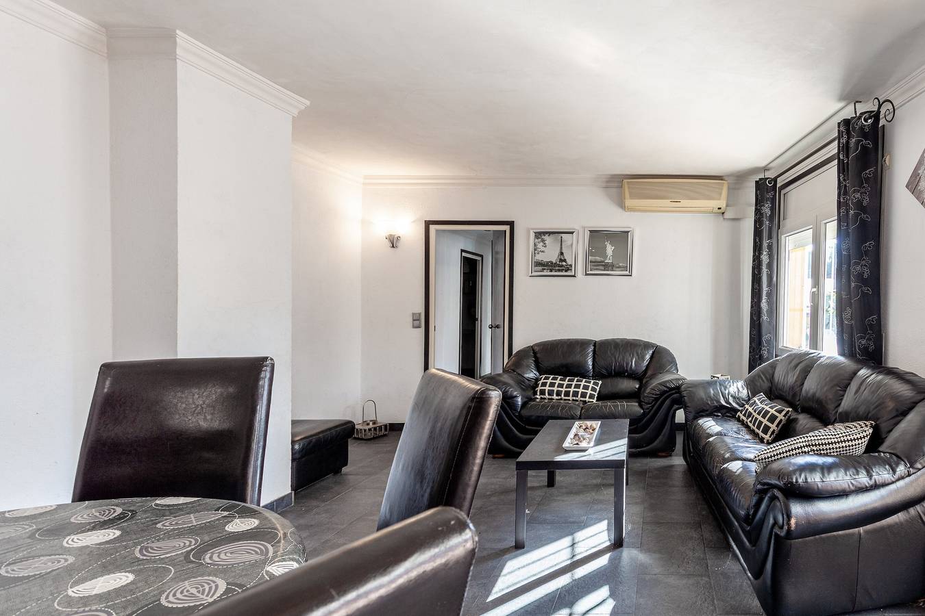 Geheel appartement, Appartement 'Penthouse la Riera' met tuin, A/C en Wi-Fi in Central Lloret de Mar, Lloret de Mar