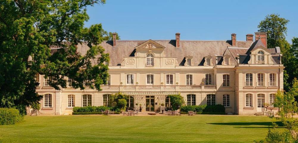 Hôtel pour 4 personnes, avec Terrasse ainsi que Jardin et Piscine