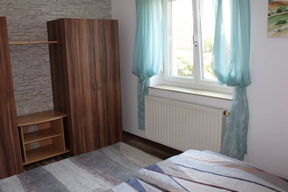 Ganze Wohnung, Dachgeschoss Ferienwohnung - Ferienwohnung Gaspar in Südoststeiermark, Halbenrain