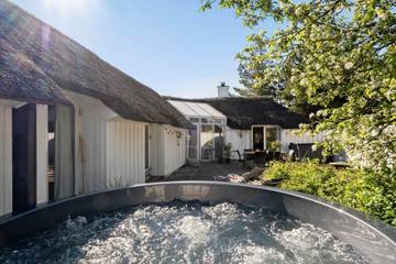 Ferienhaus für 8 Personen, mit Terrasse und Sauna sowie Pool, mit Haustier in Kollerup Strand