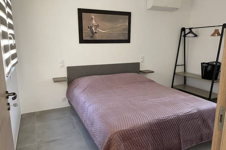 Location de vacances pour 6 personnes, avec jardin et terrasse à Pierrelongue - 3