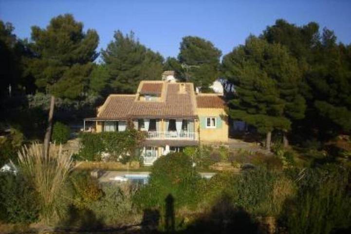Agritourisme pour 2 personnes, avec Jacuzzi ainsi que Terrasse et Jardin à la La Ciotat