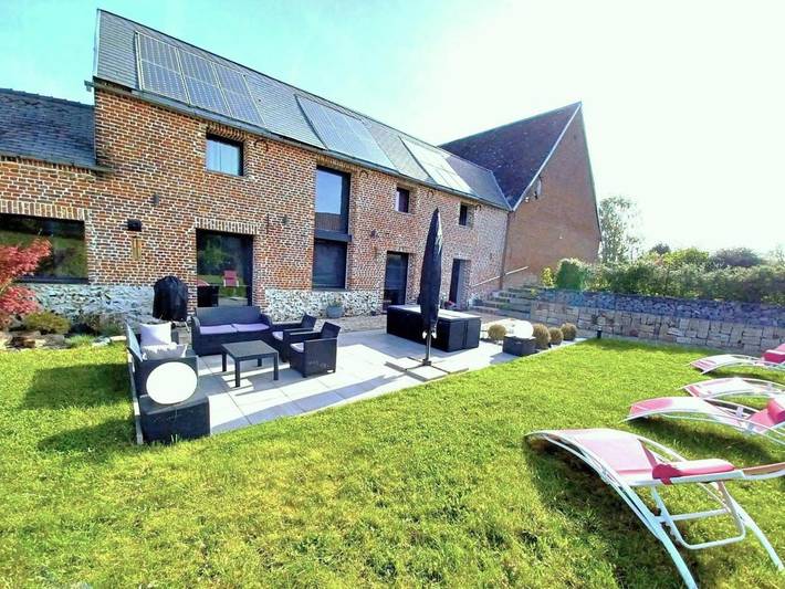 Location de vacances pour 6 personnes, avec terrasse et jacuzzi ainsi que sauna et jardin dans Neuville-en-Avesnois