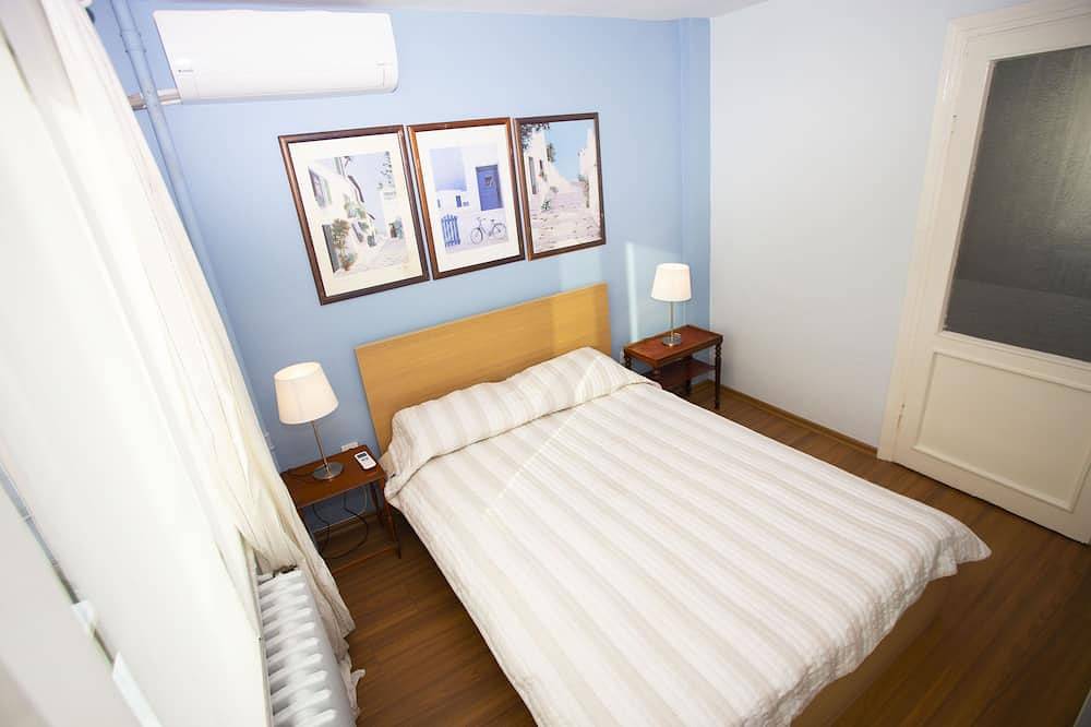 Appartamento intero, Sami Bey Apt. Amazing View (Private Terrace and Evelator) in Beyoğlu, Istanbul