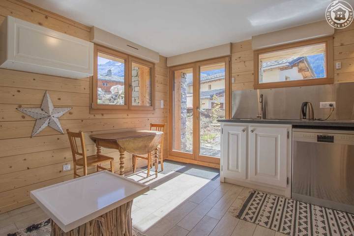 Gîte pour 3 personnes, avec sauna et jacuzzi à Lanslevillard - 4