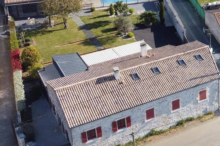 Location de vacances pour 16 personnes, avec jardin, animaux acceptés à Cherveux