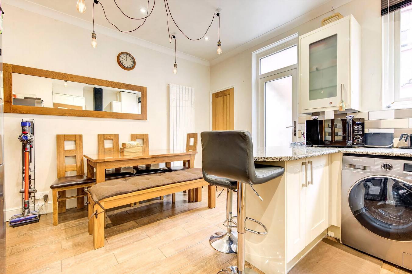 Guestready - Tranquility near Shepherd's Bush in Hammersmith and Fulham, London