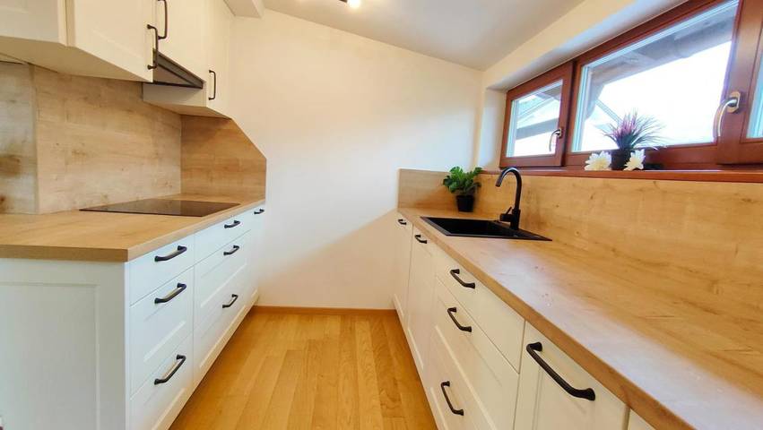 Gîte pour 7 personnes, avec vue ainsi que jardin et terrasse dans Mojstrana - 4