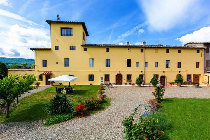 Pension voor 3 personen, with Terras and Tuin as well as Uitzicht in Monteriggioni