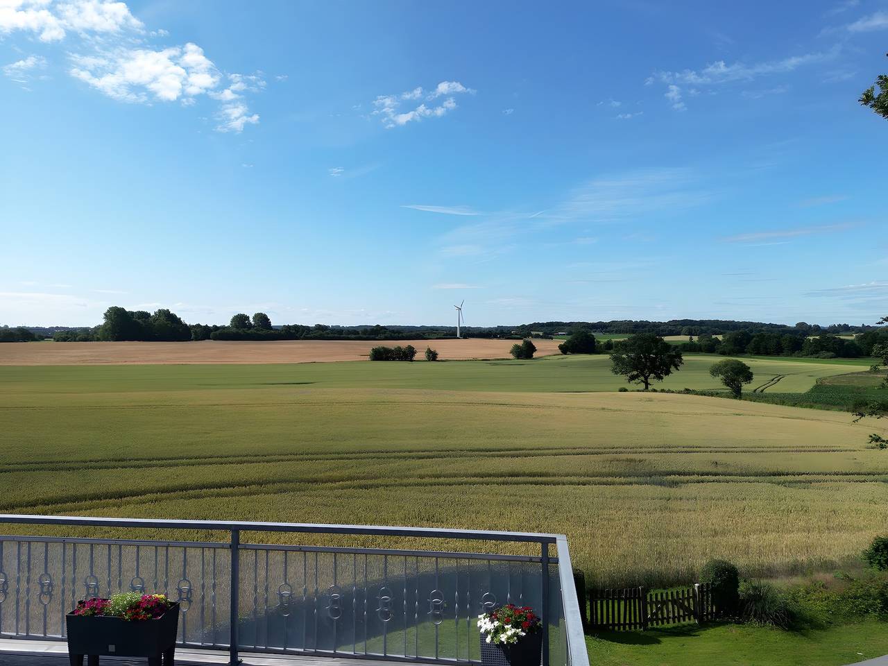 Ganze Wohnung, Apartment „Mit Weitblick“ mit privater Terrasse und Wlan in Kiesby, Boren