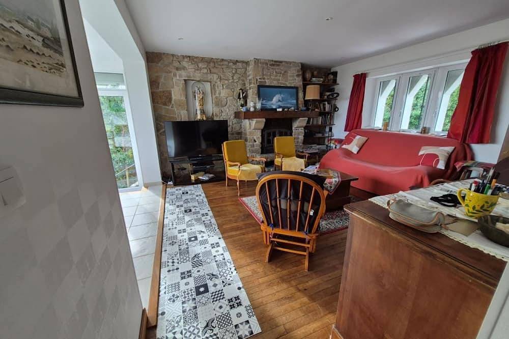 Appartement entier, Spot exceptionnel ! Appartement dans maison de charme, baignade au bas du jardin in Locmariaquer, Côte des Mégalithes