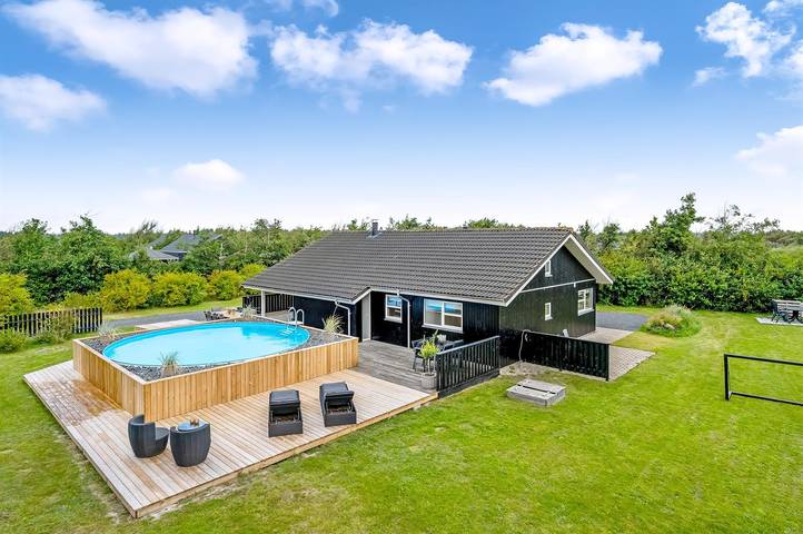 Ferienhaus für 8 Personen, mit Whirlpool und Terrasse sowie Sauna in Tranum Strand