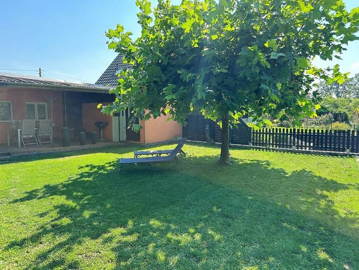 Ferienhaus für 4 Personen, mit Terrasse und Garten in Ketzin