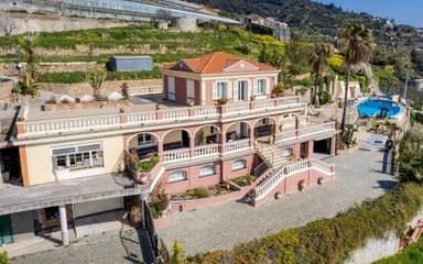 Glamping voor 24 Personen in Ospedaletti Gemeente, Ligurische Alpen, Afbeelding 2