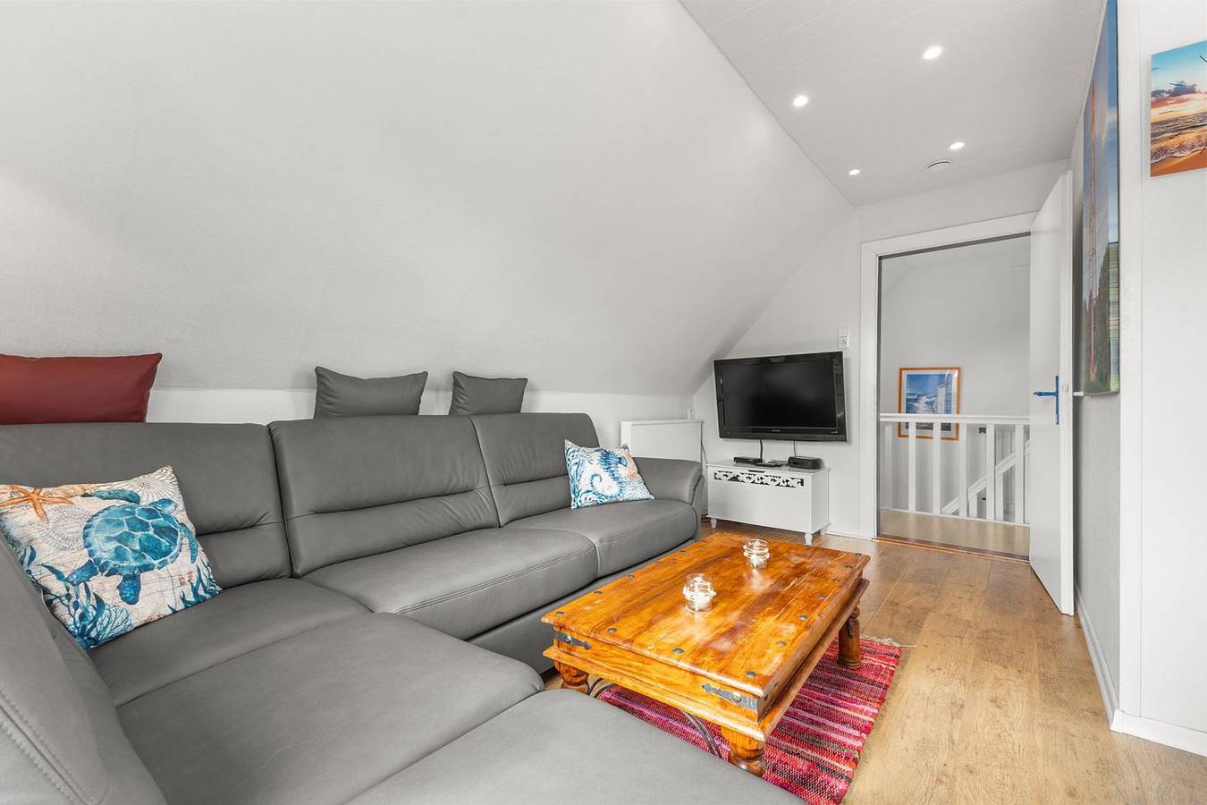 Ganze Wohnung, Ferienwohnung „Up Böhn“ - Stilvoller Rückzugsort im ehemaligen Heuboden in Upleward, Krummhörn