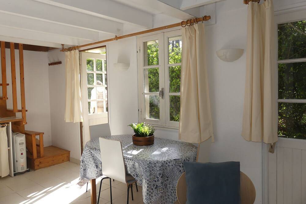 Ganze Wohnung, Ndependent apartment - expectionnal sea view - swimming pool - 4 persons in Morgat, Crozon