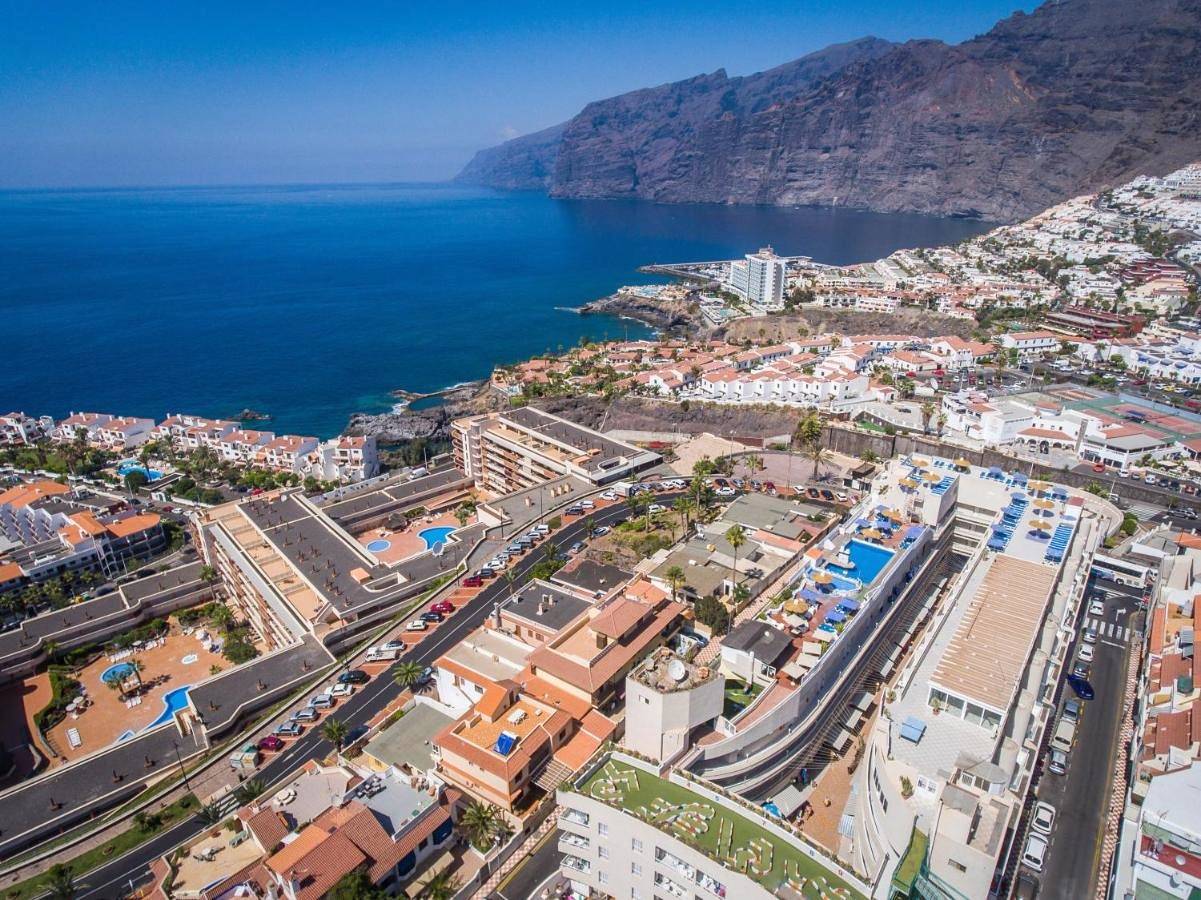 Vigilia Park in Puerto Santiago, Santiago del Teide