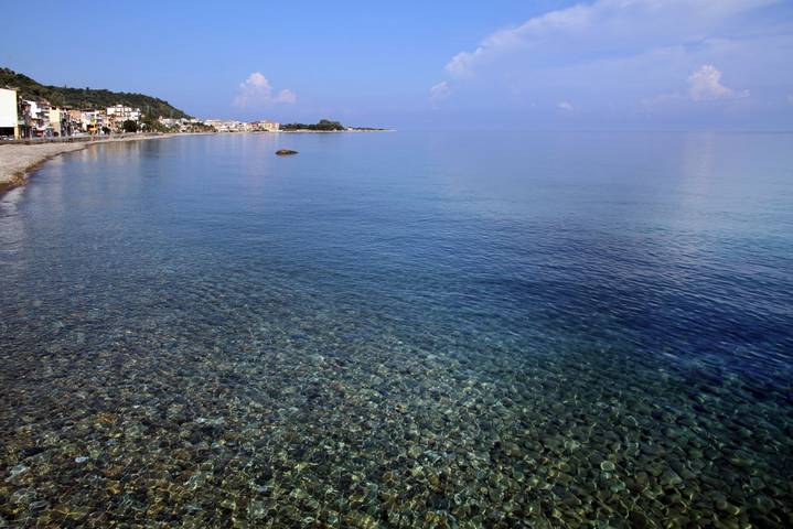 Appartamento intero, Casa della Zia a 100 metri dalla spiaggia in Marina di Caronia, Caronia