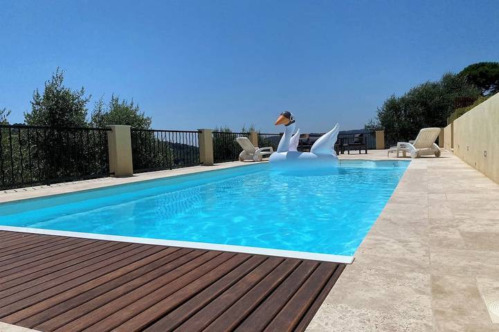 Villa for 5 people, with yard and hot tub in Nice (France)