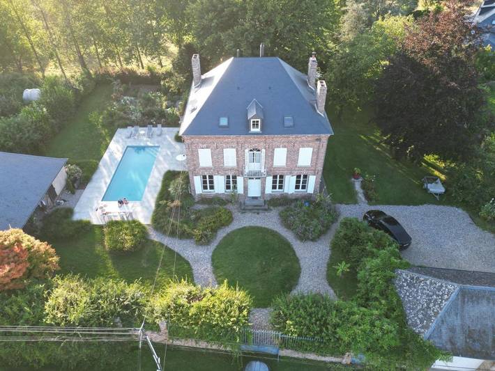 Location de vacances pour 2 personnes, avec jardin ainsi que vue et piscine à Aumâtre