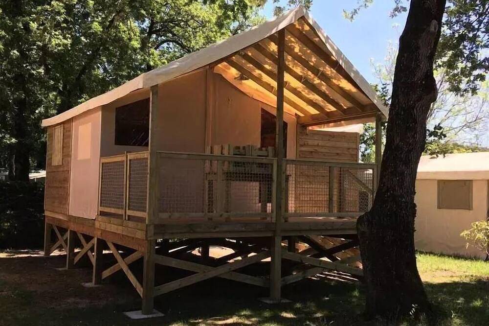 C- Lodge pilotis - 2 chambres 24m² avec terrasse couverte 5 personnes in Saint-Georges-d'Oléron, Côte de Beauté