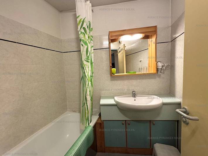 Ganze Wohnung, Ski-in/Ski-out-Apartment für 6 Personen, Balkon, WLAN, Parkplatz in Les Angles, Parc naturel régional des Pyrénées catalanes