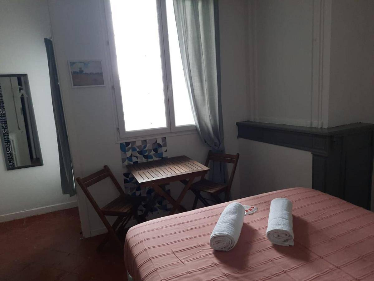 Double Room with Private Bathroom in Gimont, Gers