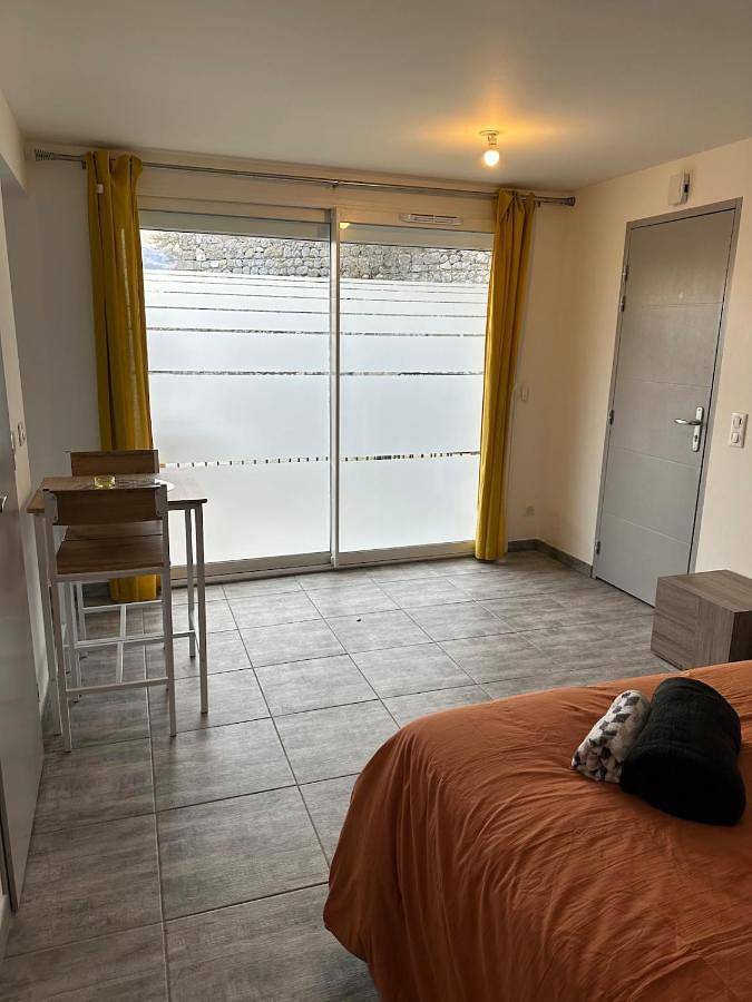 Gîte pour 2 personnes, avec vue et terrasse à Château-Arnoux-Saint-Auban - 2