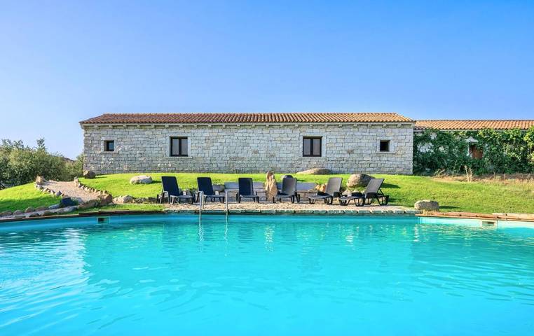 Appart’hôtel pour 4 personnes, avec terrasse et piscine, animaux acceptés