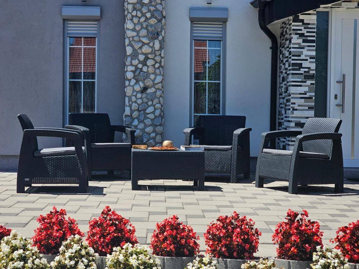 Amazing Villa with pool nearby Shtime - Ferizaj in Region Ferizaj
