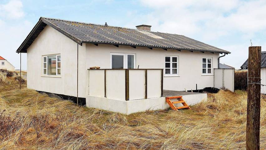 Ferieudlejning for 4 personer, med udsigt i Lild Strand