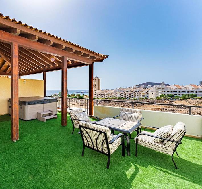 Chalet para 8 personas, con Balcón y Jacuzzi además de Terraza y Jardín en Los Cristianos